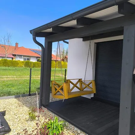 Holiday home Haz A Hold Utcaban *