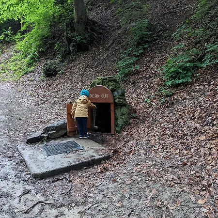 Haz A Hold Utcaban Prázdninový dům *